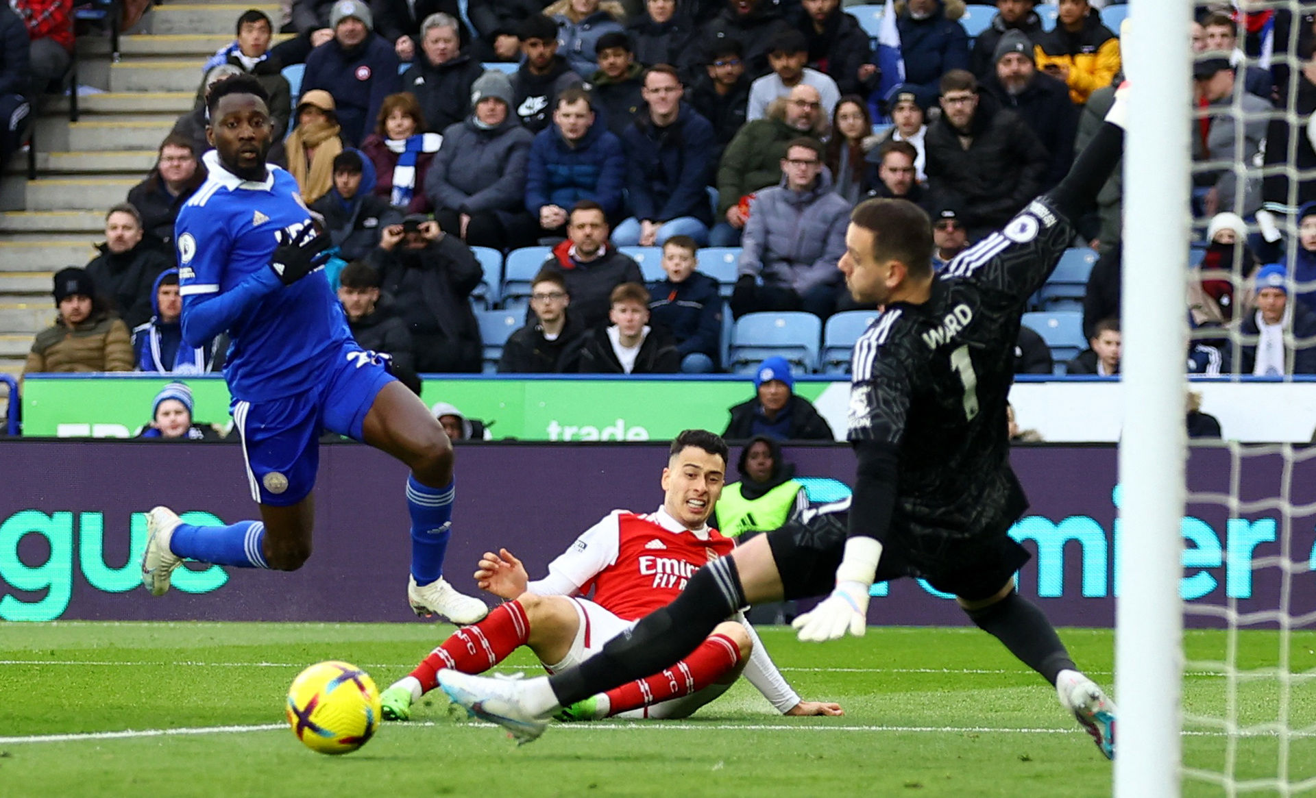 勒沃库森豪掷1亿欧元引援，今夏转会收入或达2.5亿欧元.