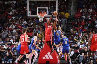 当地媒体采 当地媒体采